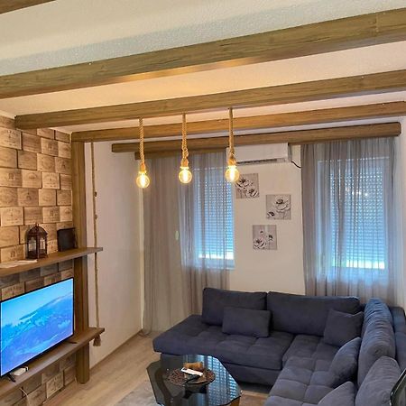 Nessi Apartment Приштина Экстерьер фото