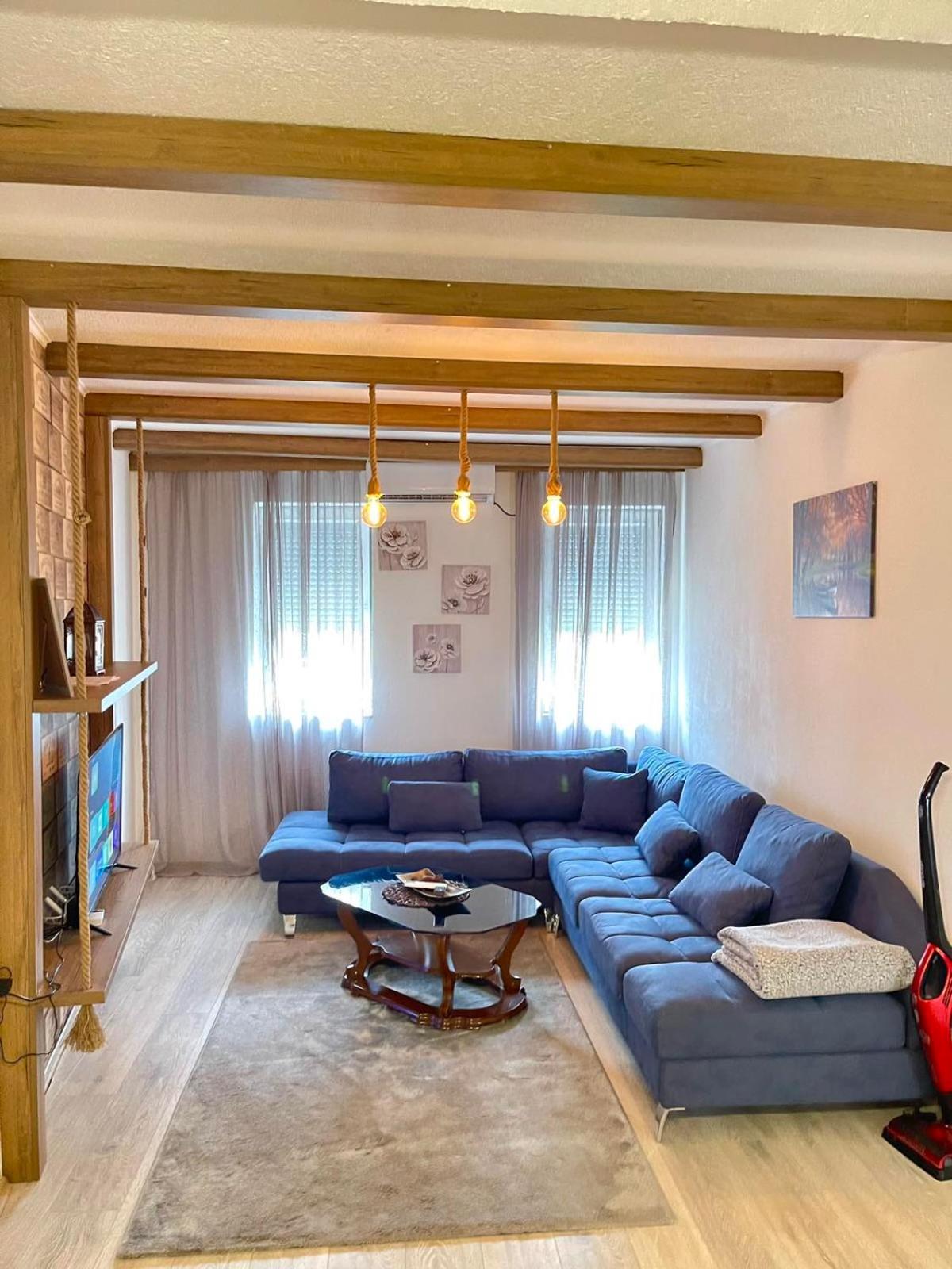 Nessi Apartment Приштина Экстерьер фото