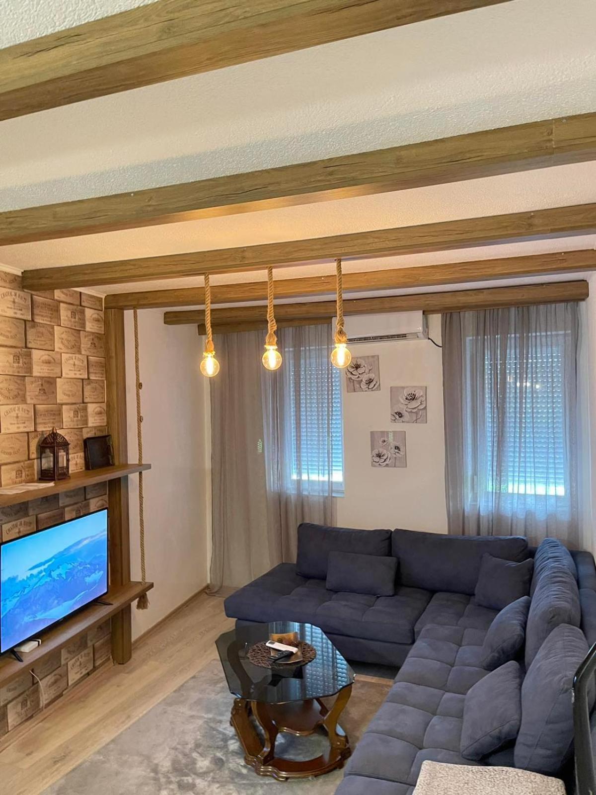 Nessi Apartment Приштина Экстерьер фото